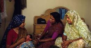 Family visiting a postpartum mother and her baby: cultural postpartum practices